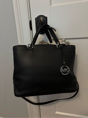 Michael Kors Anabelle Large TZ Tote